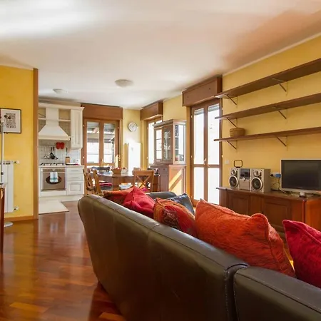 Apartment Bright House With 2 Bedrooms & A Unique Terrace Bergamo