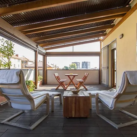 Bright House With 2 Bedrooms & A Unique Terrace Apartment Bergamo